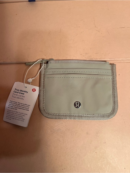 lululemon athletica Handbags - lululemon athletica True Identity Card CASE 🎀🎀